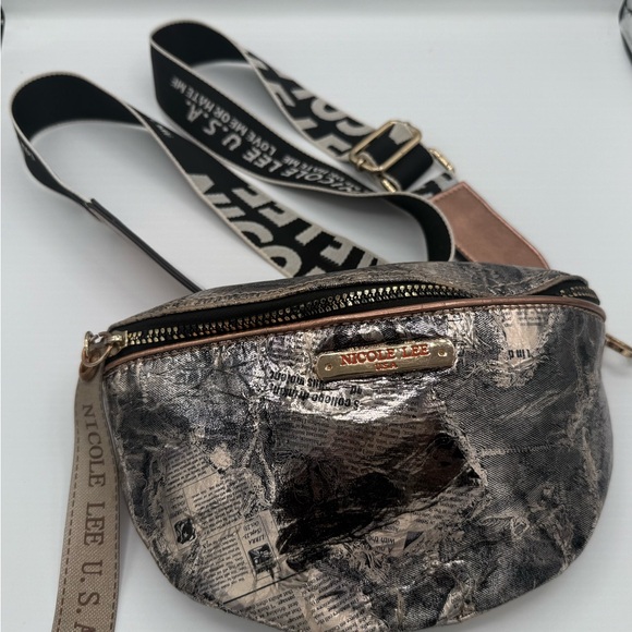 Nicole Lee Metallic Crossbody Bag - Picture 4 of 8